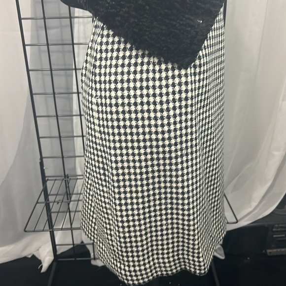 Circa 1990 Vintage tailored A-Line Herringbone Skirt from Doncaster - Picture 5 of 9